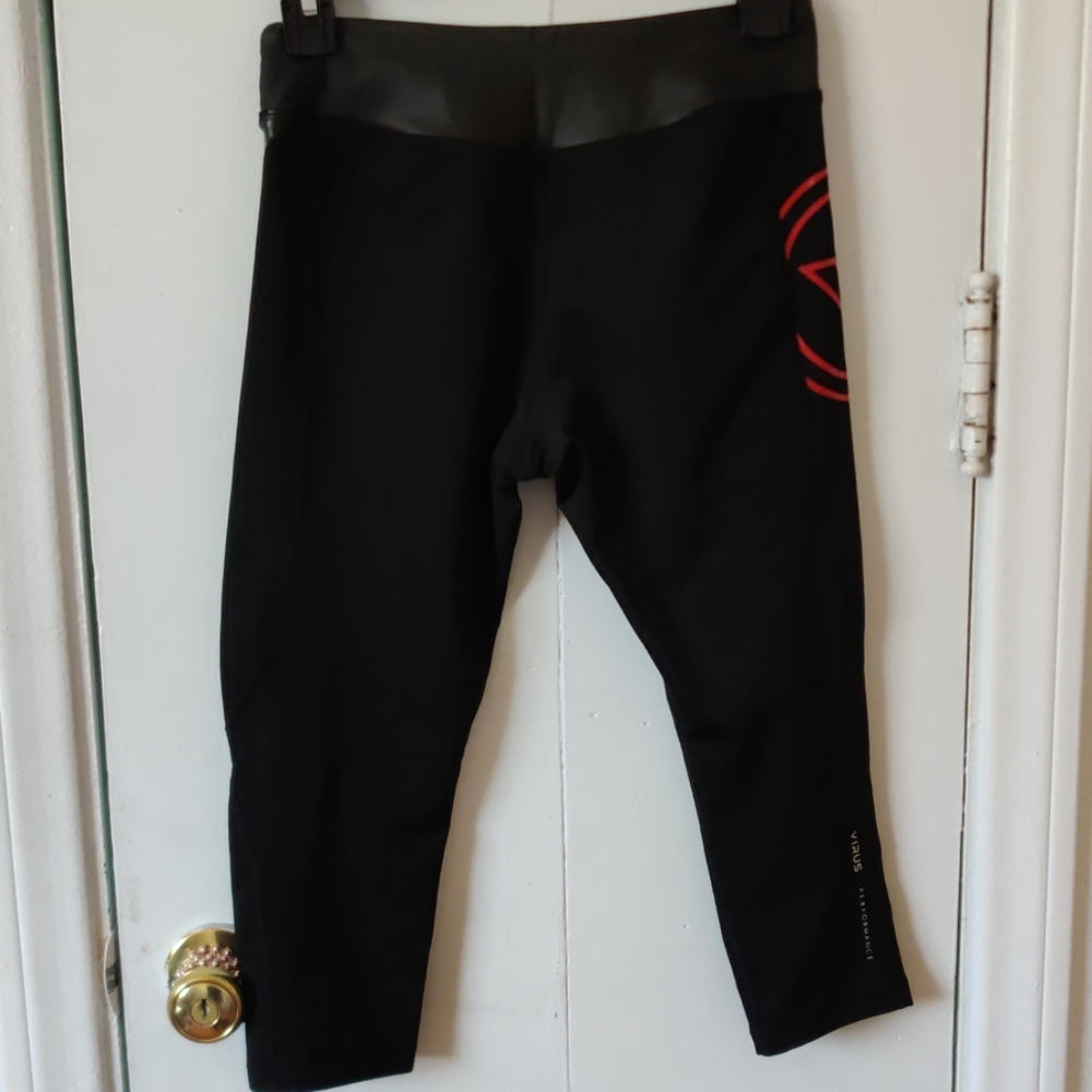Virus Performance Capri Leggings - Picture 2 of 6